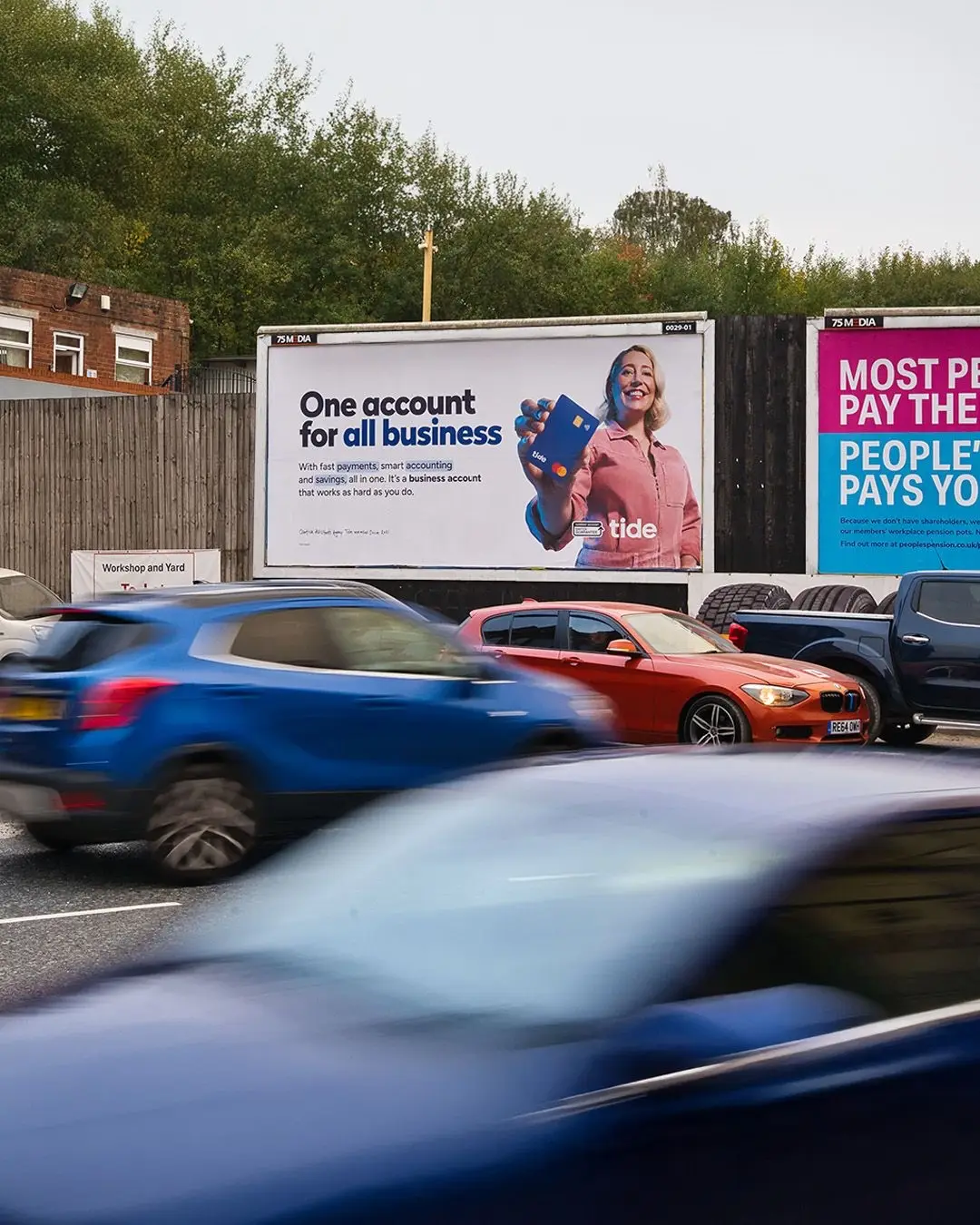 Static 96-sheet roadside billboard format